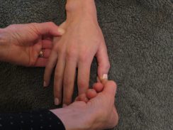 Nail and knee reflex